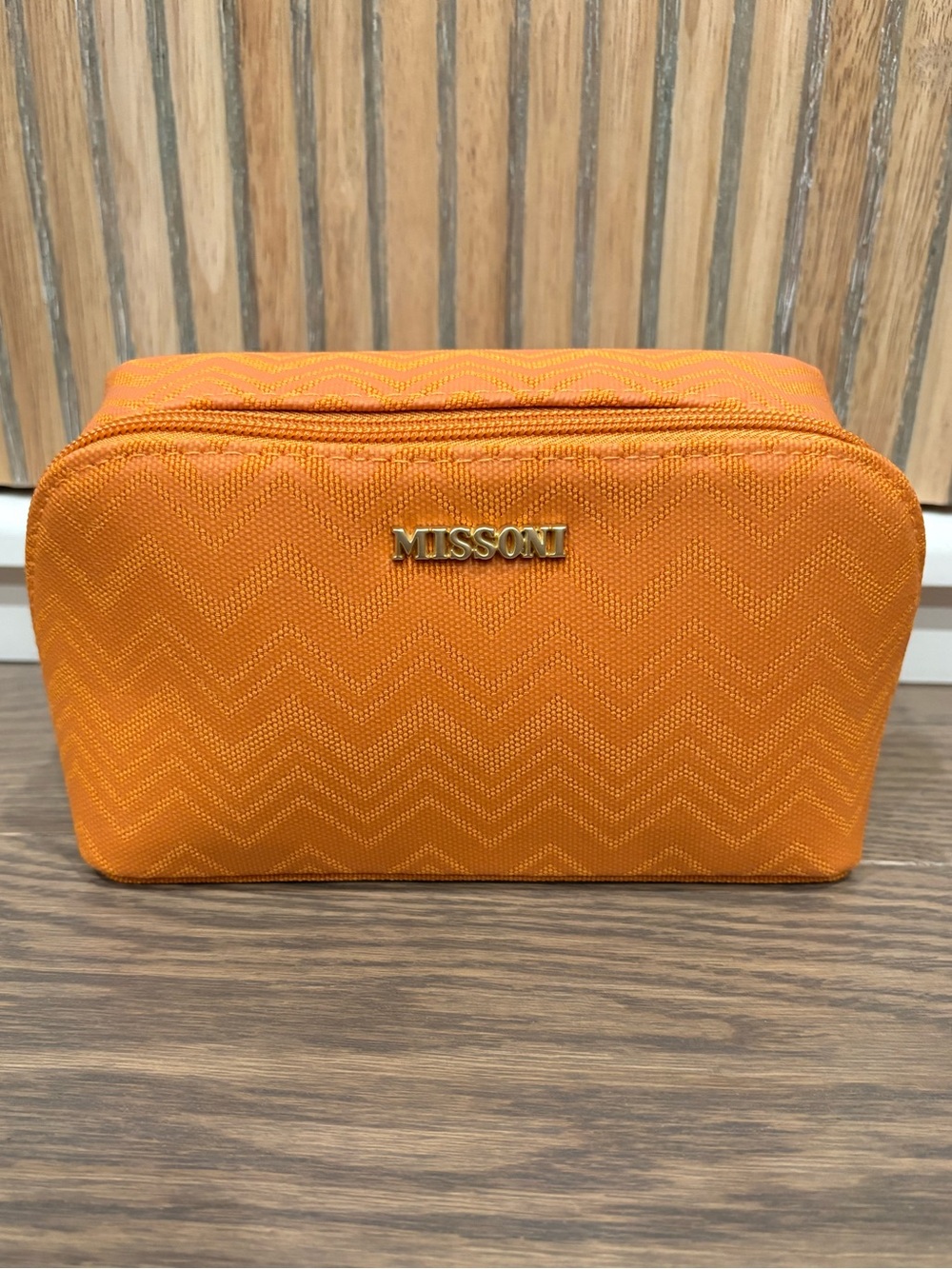 New *SEALED* Delta One Amenity Bag in Seoul Sunrise (Orange)